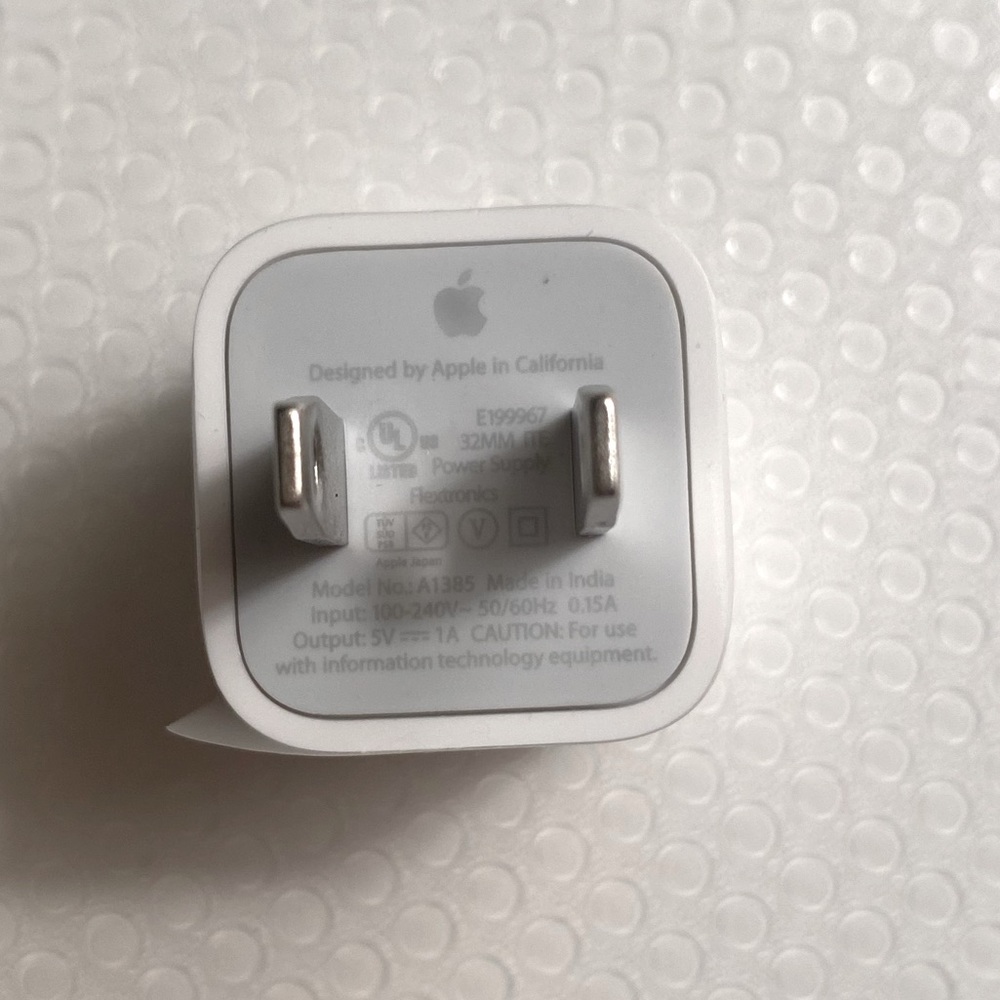 Original Apple cube adapter